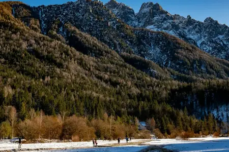 Călătorii cu mașina prin Slovenia: experiențe de-a lungul autostrăzilor cu vinietă